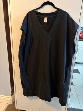 Smash + Tess Black V-Neck Midi Dress